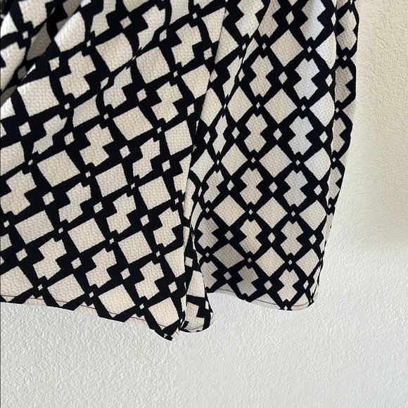 Black and White Geometric Dress - Picture 10 of 14